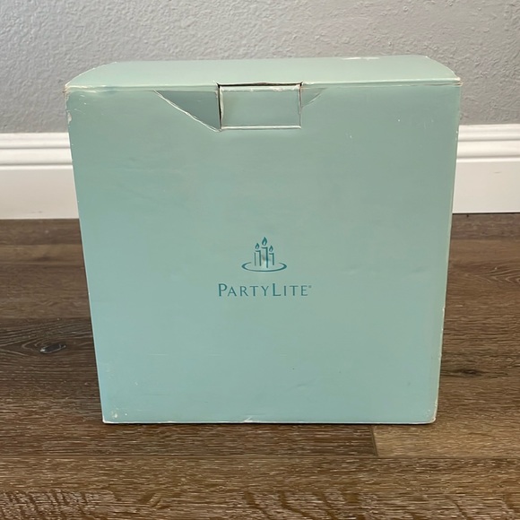 NEW Large PartyLite The Night Before Christmas Music Box Tea Light House - Picture 8 of 9